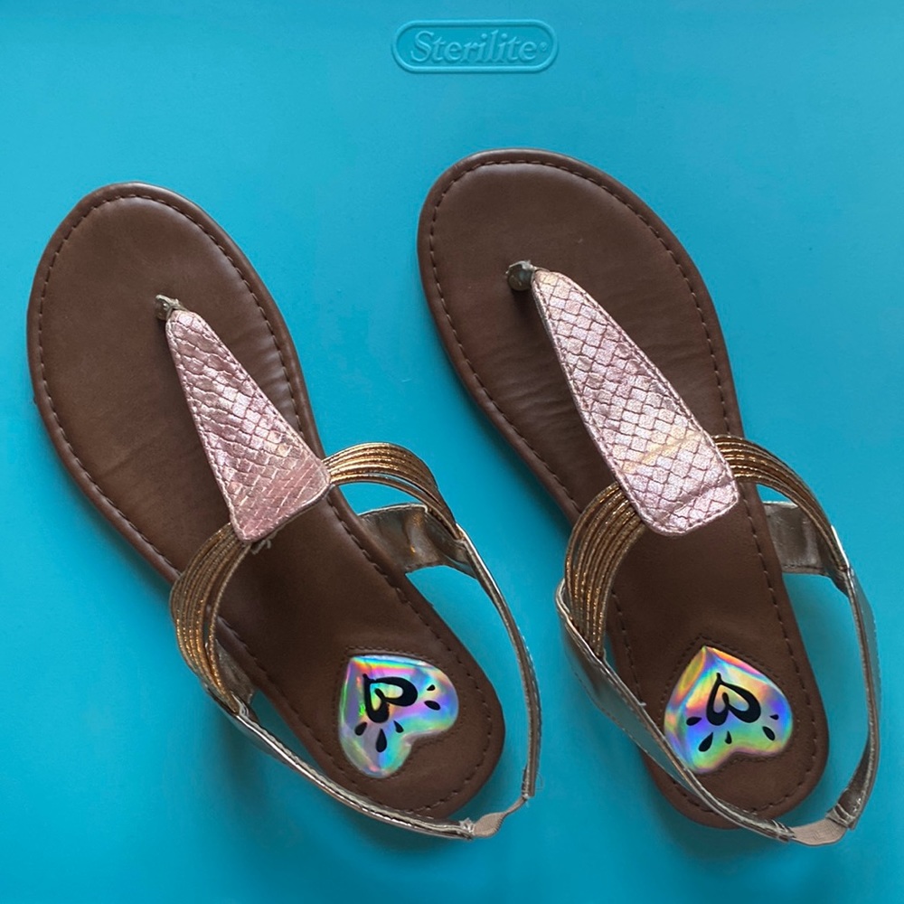 Justice girls size 6, gold and rose gold sandal